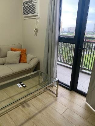 Gentry Manor 1BR with Balcony Near Okada - 6A Vacation rental in Pasay