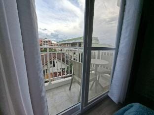 Condo near Mactan Airport, Beaches and Malls Vacation rental in Lapu-Lapu City