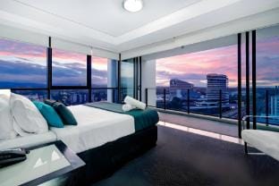 Broadbeach Skyline 3 Bedroom Retreat Vacation rental in Gold Coast