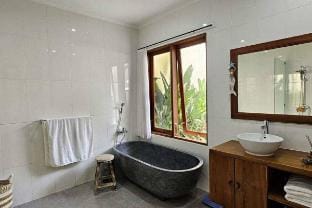 Bright & Spacious Luxury 3BR Villa w/ Private Pool Vacation rental in Denpasar