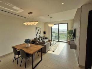 Luxury stay in Sobha Hartland, green building2 1BR Vacation rental in Dubai