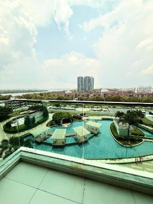 Crescent bay suites (A) Family House By STAY Vacation rental in Johor Bahru