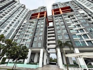 Crescent bay suites (A) Family House By STAY Vacation rental in Johor Bahru