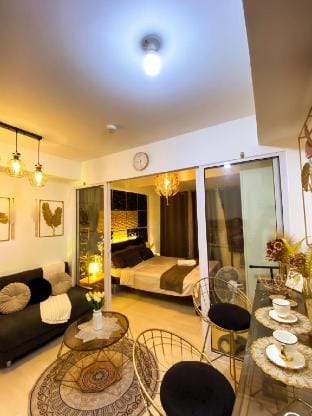 The Azure Luxe Suites Staycation near  NAIA  Vacation rental in Paranaque