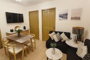 Unit4- Comfy 2br Spatial Maa Near UM Vacation rental in Davao City