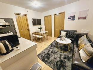 Unit4- Comfy 2br Spatial Maa Near UM Vacation rental in Davao City