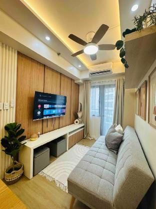 Condotel Vibe at Spring Residences near Airport Vacation rental in Paranaque