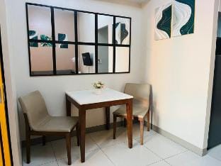 Bgc 1bedroom with Free Wi-fi & SwimmingPool Vacation rental in Makati