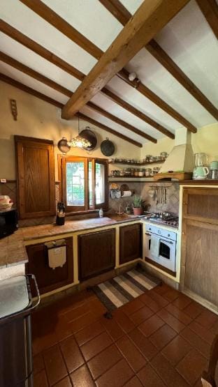 Magical Umbrian Villa and Guest House with Pool Vacation rental in Umbria
