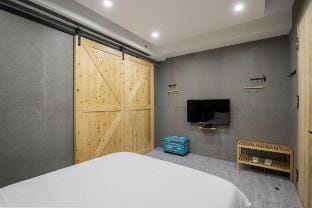 沐光會館   戀戀溫泉   邂逅龍潭湖  - 202 個性工業 Vacation rental in Taiwan, Province of China