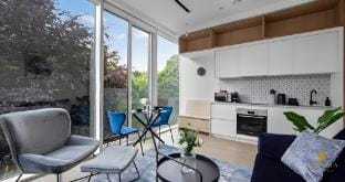 Stylish 2BR • Gym, Game room & Parking in Chiswick Vacation rental in Brentford