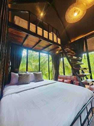 Cheewatra Farmstay Coconut House 2 Vacation rental in Thep Krasatti