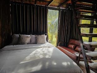 Cheewatra Farmstay Coconut House 1 Vacation rental in Thep Krasatti