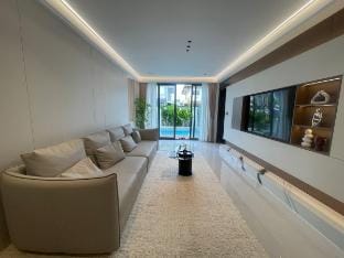 H2中天海滩泳池独栋别墅 近秀场 真理寺卡丁车轻奢装修 Vacation rental in Pattaya City