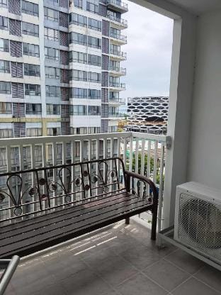 A 2 Bedroom unit near SMX and MOA by Febie 3 10-08 Vacation rental in Pasay