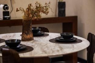Manazel AL-Diriyah | ALZahra 1BR Stylish Stay 75TV Vacation rental in Jeddah