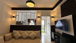Cozy & Insta-worthy Unit @ Royal Oceancrest Mactan Vacation rental in Lapu-Lapu City