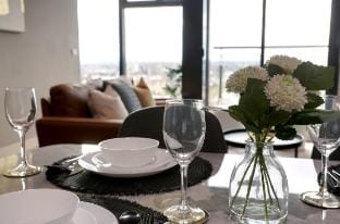 Spacious Central 2B2B1C | Parking + Walk to Market Vacation rental in Melbourne