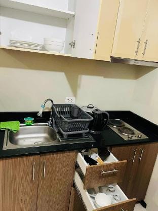 Affordable Studio Unit Near NAIA | FREE POOL USE Vacation rental in Pasay