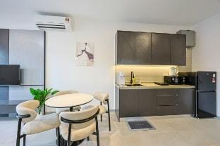 Deluxe 6pax Suites @ George Town by Nexx Field Vacation rental in George Town