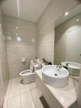 Kempas Dsummit, Whispering Pines by Antlerzone Vacation rental in Johor Bahru