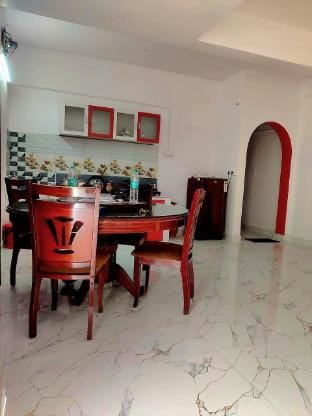 Red and White apartment homestay. Vacation rental in Visakhapatnam