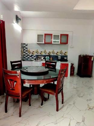 Red and White apartment homestay. Vacation rental in Visakhapatnam