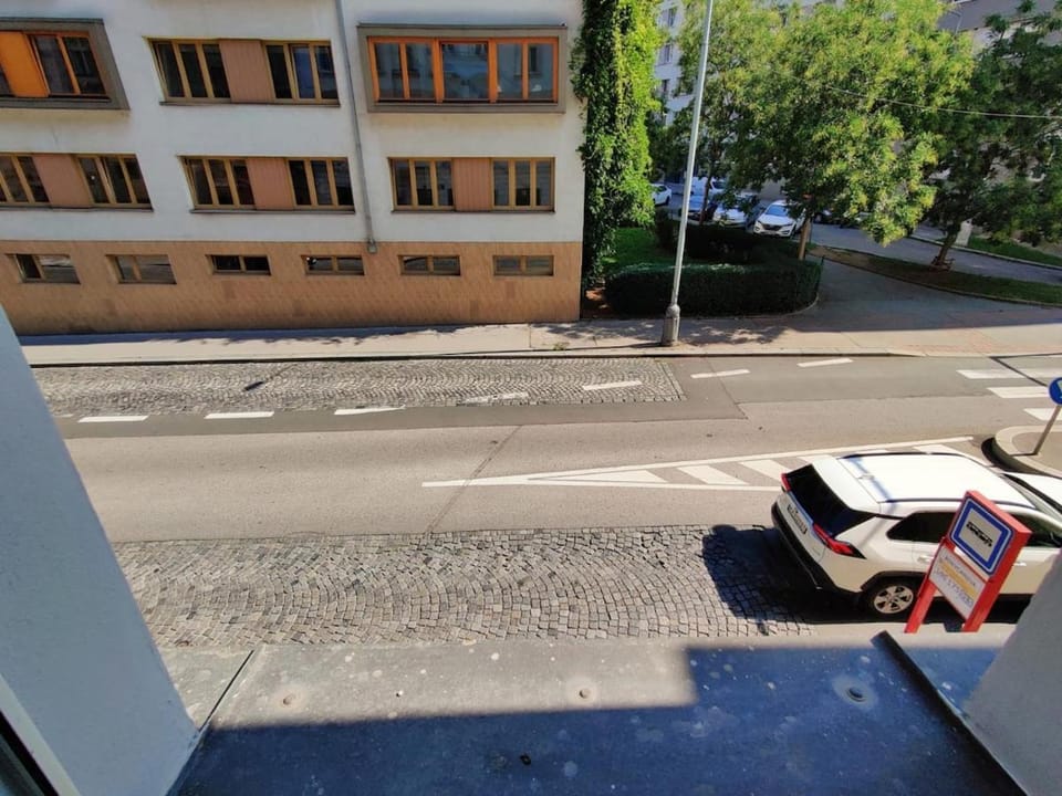 Comfy 2 Bedrooms Flat/4 persons + Parking. Vacation rental in Prague
