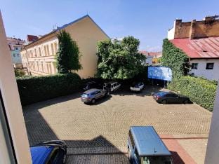 Comfy 2 Bedrooms Flat/4 persons + Parking. Vacation rental in Prague