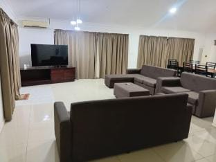 Large 4 Bedroom 7 Bed Villa in Sonaisali Rd, Nadi Vacation rental in Western Division, Fiji