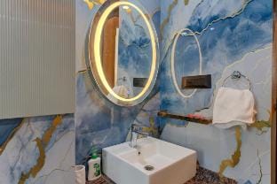 1Bhk flat in Noida with Pvt. jacuzzi| 29th Floor Vacation rental in Noida