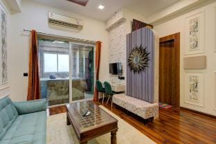 1Bhk flat in Noida with Pvt. jacuzzi| 29th Floor Vacation rental in Noida