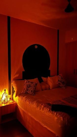 Spacious jacuzzi in 1BHK | 19th floor Vacation rental in Noida