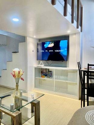 Modern Loft-Style Studio @ Avida near Night Market Vacation rental in Davao City