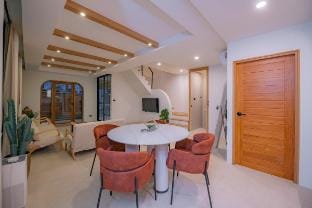 3BR Townhouse 5 Min Walk to Wongamat Beach Vacation rental in Pattaya City