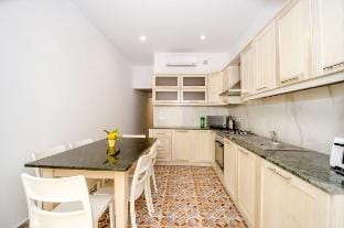 11 Seabreeze House Vacation rental in Sliema