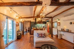 Stone-Walled Hanok, Jacuzzi , Near Jeju Airport Vacation rental in South Korea