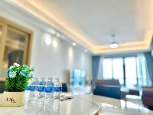 Luxurious 4-Bed Sea View R&F by XinAn Vacation rental in Johor Bahru