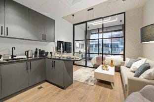 Luxury London style studio-loci residences Vacation rental in Dubai