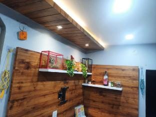 Couple friendly Private, Luxury Flat near Airport Vacation rental in New Delhi