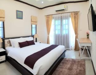 One Bedroom House Bangtao, Phuket Vacation rental in Choeng Thale