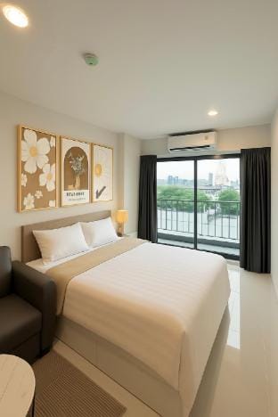 5 mins to mrt Suthisan / bts Ari Vacation rental in Bangkok