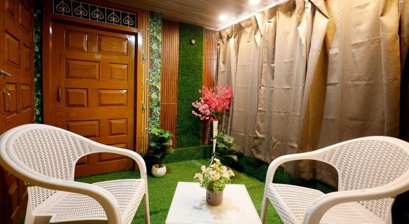 Mahadev P Guest House Hotel in Varanasi