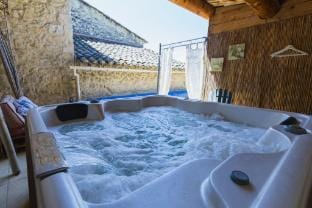 Chambre d'hôtes - B&B - Fleur de coton  Bed and Breakfast in L'Isle-sur-la-Sorgue