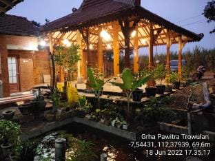 GRHA PAWITRA TROWULAN Vacation rental in East Java