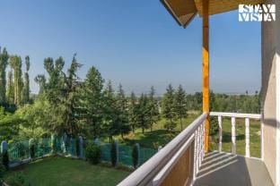 StayVista at Lakeside Panorama Vacation rental in India