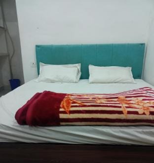 Ramesht paying guest house  Vacation rental in Varanasi