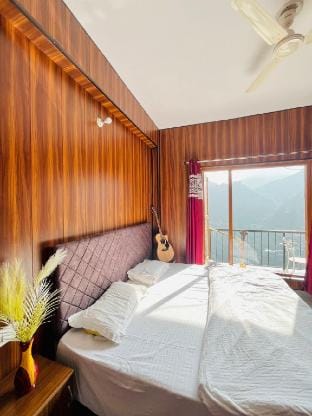 Kempty valley view hotel and restaurant  Hotel in Uttarakhand