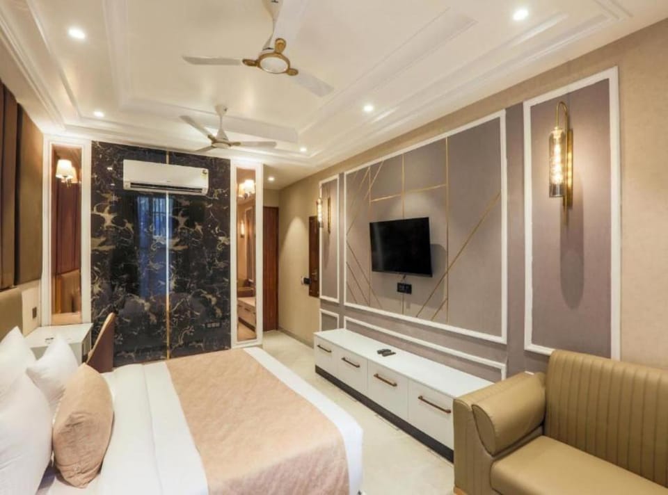 Hotel Empire Suites Near Delhi Airport Hotel in New Delhi
