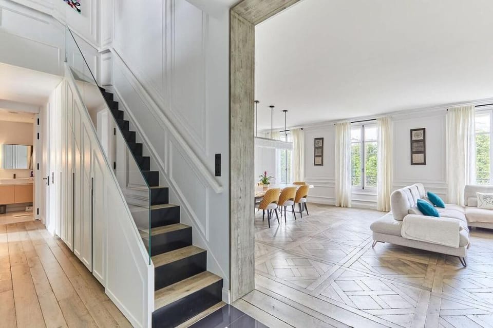Incredible Apartment Etoile Porte Maillot Apartment in Levallois-Perret